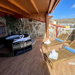 Chabela's Seaview Penthouse & Apartment