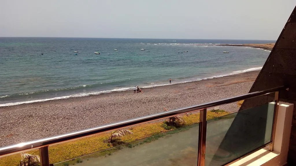 Ocean Front Apartment Tetir 0*,